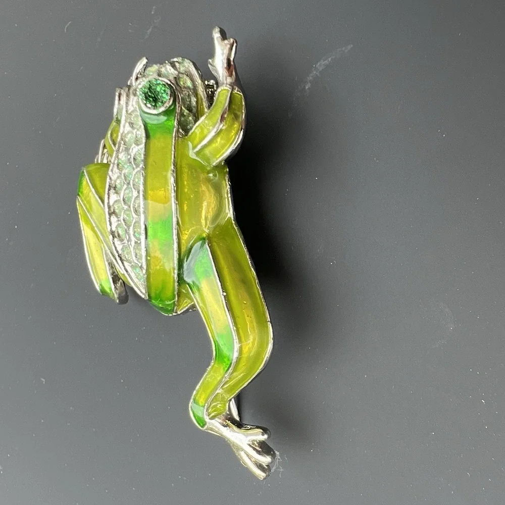 Tree Frog Brooch Green Enamel Rhinestone Vintage Amphibian Animal Pin